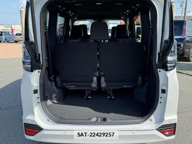 Toyota VOXY 2026-04 7815897-8