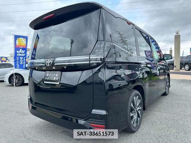 Toyota VOXY 2026-06 7816016-1