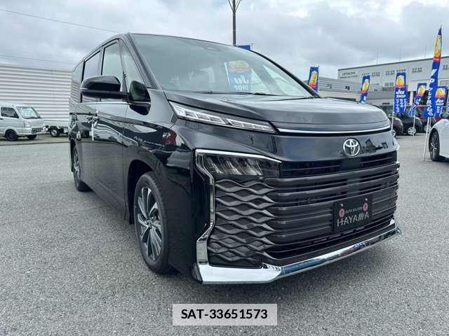 Toyota VOXY 2026-06 7816016-13