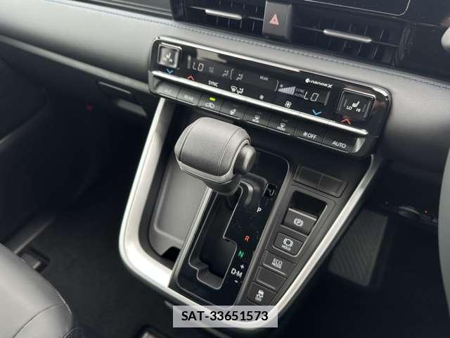Toyota VOXY 2026-06 7816016-14