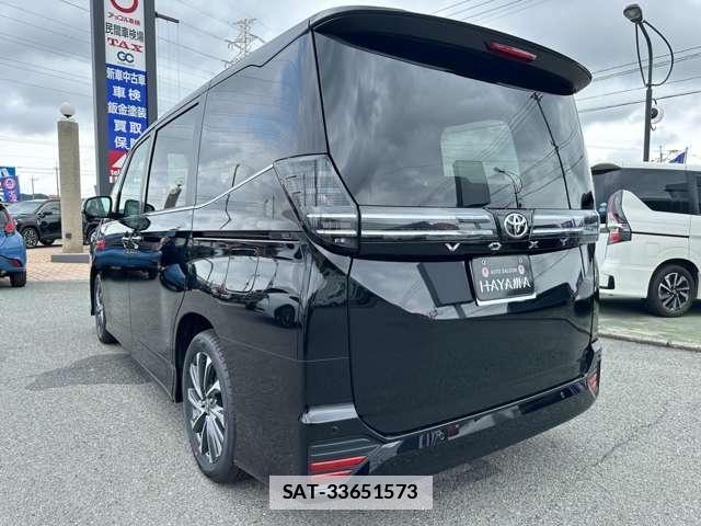 Toyota VOXY 2026-06 7816016-8