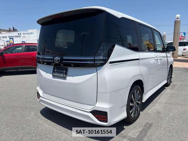 Toyota VOXY 2026-06 7816019-1