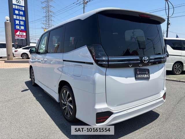 Toyota VOXY 2026-06 7816019-10