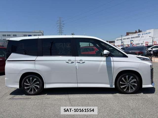Toyota VOXY 2026-06 7816019-8