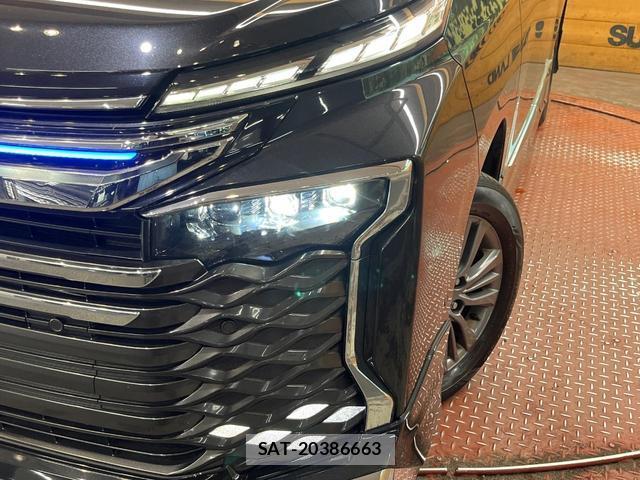 Toyota VOXY 2022-12 7816256-12