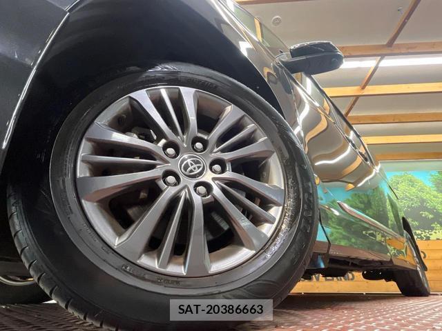 Toyota VOXY 2022-12 7816256-13