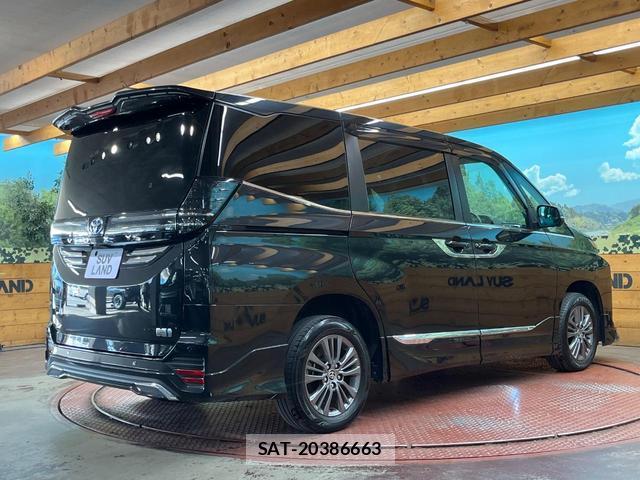 Toyota VOXY 2022-12 7816256-16