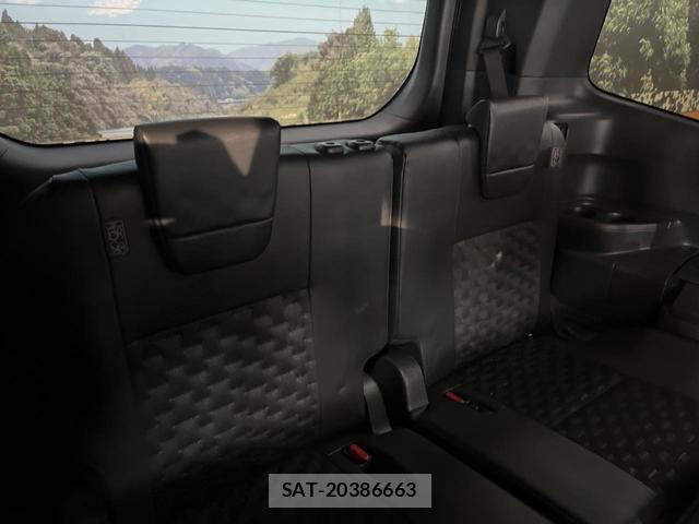 Toyota VOXY 2022-12 7816256-9