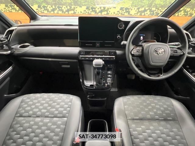 Toyota VOXY 2022-04 7816259-1