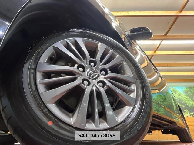 Toyota VOXY 2022-04 7816259-13