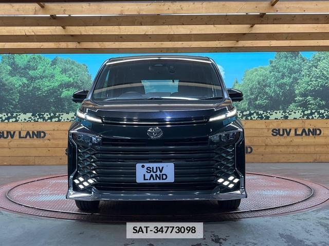 Toyota VOXY 2022-04 7816259-14