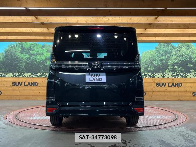 Toyota VOXY 2022-04 7816259-15