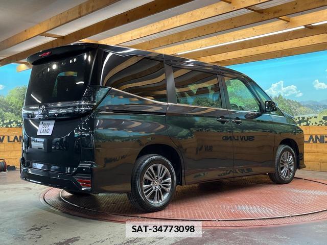 Toyota VOXY 2022-04 7816259-17