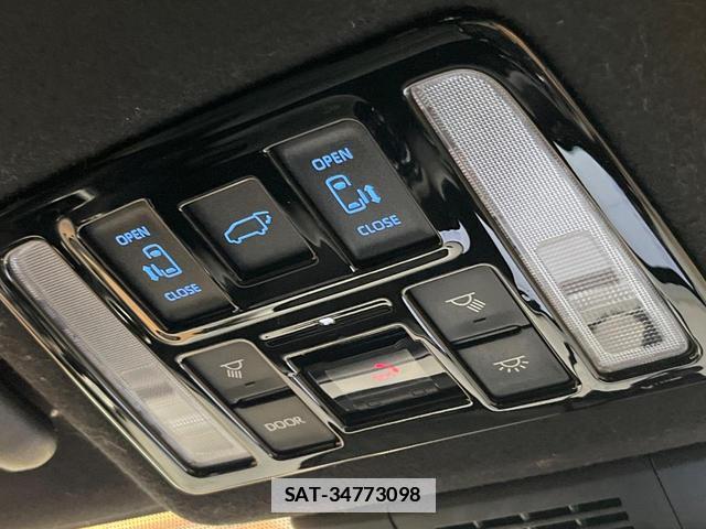 Toyota VOXY 2022-04 7816259-2