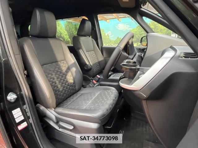 Toyota VOXY 2022-04 7816259-7
