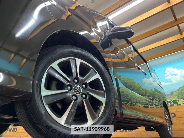 Toyota VOXY 2018-04 7816298-13
