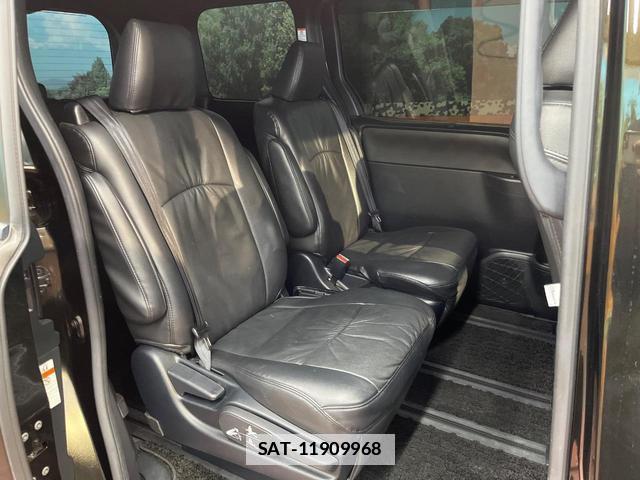 Toyota VOXY 2018-04 7816298-8