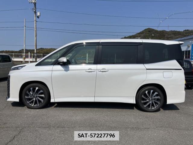 Toyota VOXY 2026-02 7816342-1