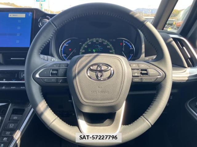 Toyota VOXY 2026-02 7816342-12