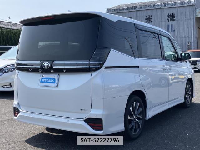 Toyota VOXY 2026-02 7816342-2
