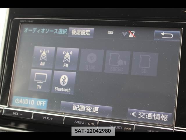 Toyota VOXY 2016-04 7816486-15