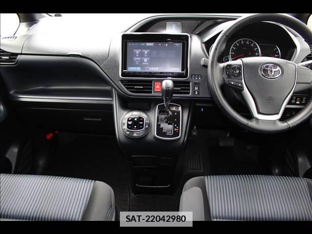 Toyota VOXY 2016-04 7816486-2