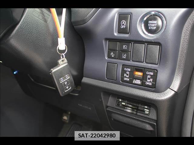 Toyota VOXY 2016-04 7816486-3