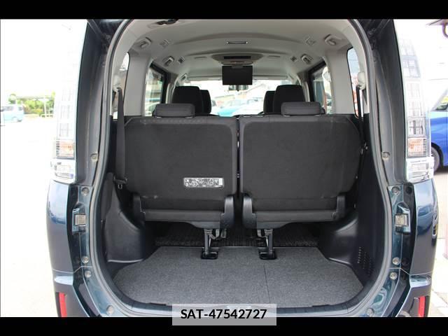 Toyota VOXY 2015-06 7816491-10