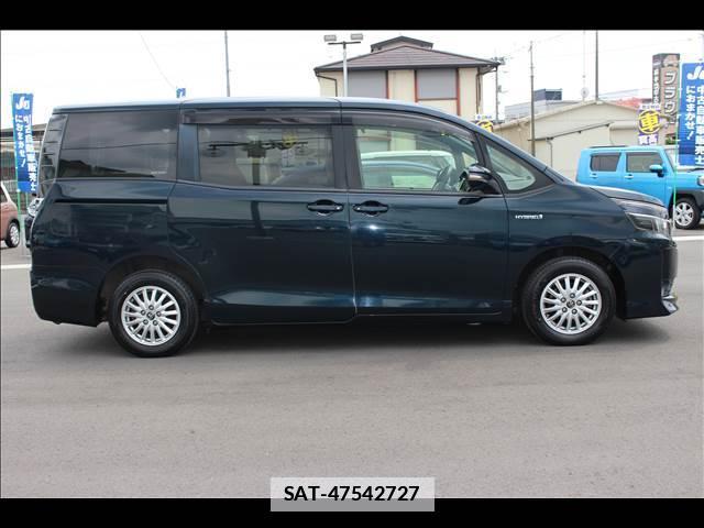 Toyota VOXY 2015-06 7816491-14