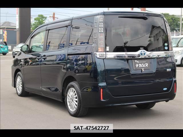 Toyota VOXY 2015-06 7816491-17