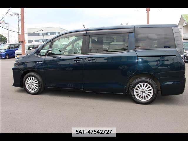 Toyota VOXY 2015-06 7816491-18