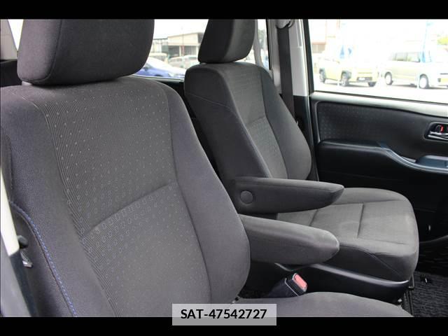 Toyota VOXY 2015-06 7816491-6