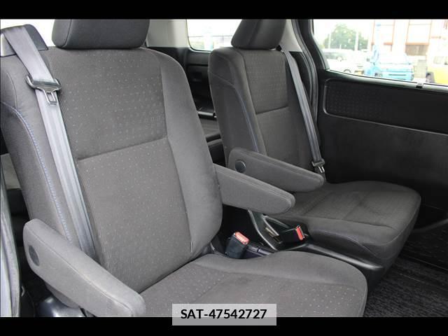 Toyota VOXY 2015-06 7816491-7