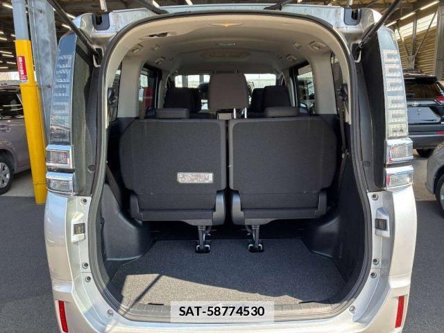 Toyota VOXY 2018-11 7816570-6