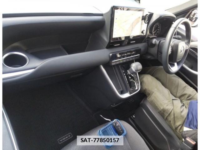 Toyota VOXY 2023-11 7816656-2