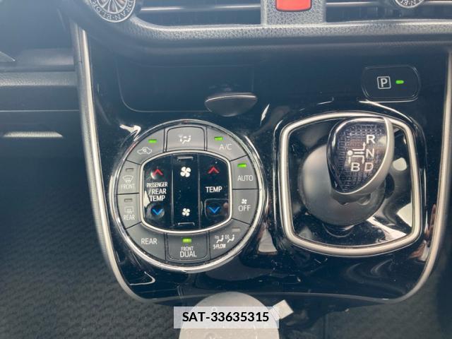 Toyota VOXY 2019-09 7816758-10
