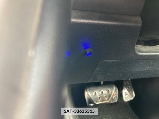 Toyota VOXY 2019-09 7816758-7