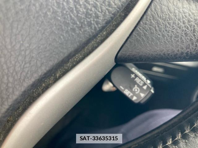 Toyota VOXY 2019-09 7816758-9