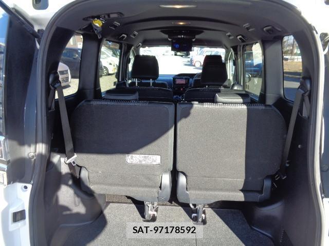 Toyota VOXY 2017-09 7817078-11