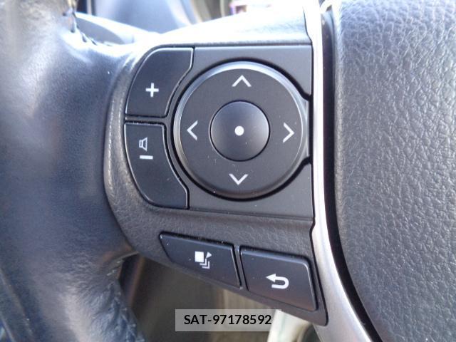 Toyota VOXY 2017-09 7817078-12