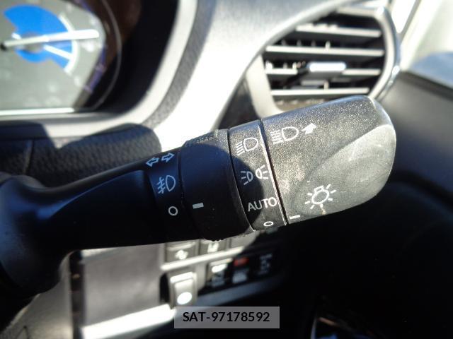 Toyota VOXY 2017-09 7817078-14