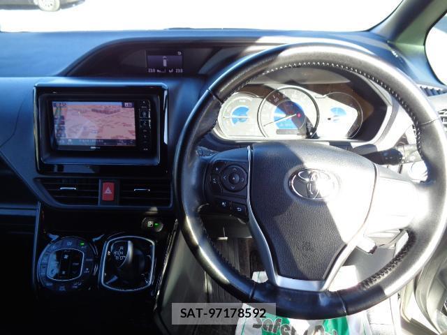 Toyota VOXY 2017-09 7817078-2