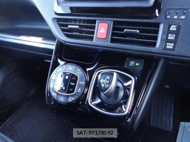 Toyota VOXY 2017-09 7817078-6