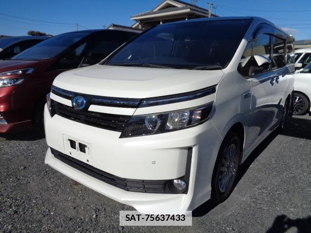 Toyota VOXY 2015-06 7817079-0