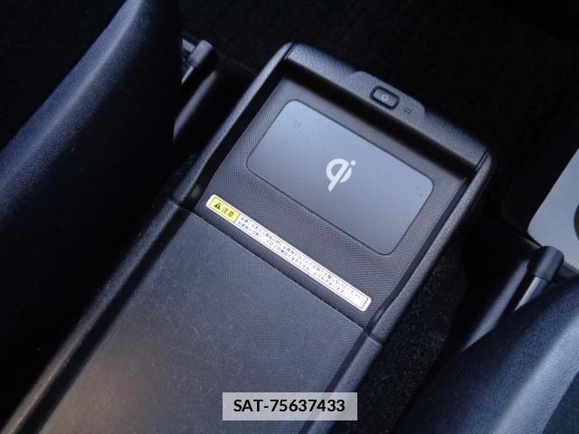 Toyota VOXY 2015-06 7817079-12