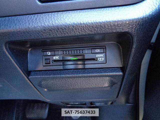 Toyota VOXY 2015-06 7817079-8