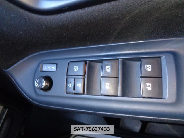 Toyota VOXY 2015-06 7817079-9