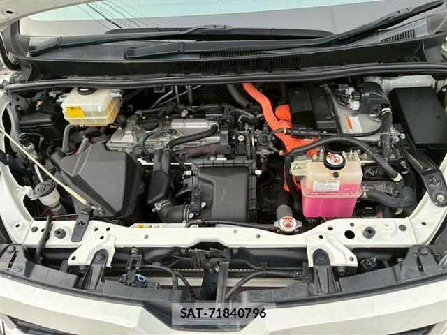 Toyota VOXY 2017-10 7817455-12