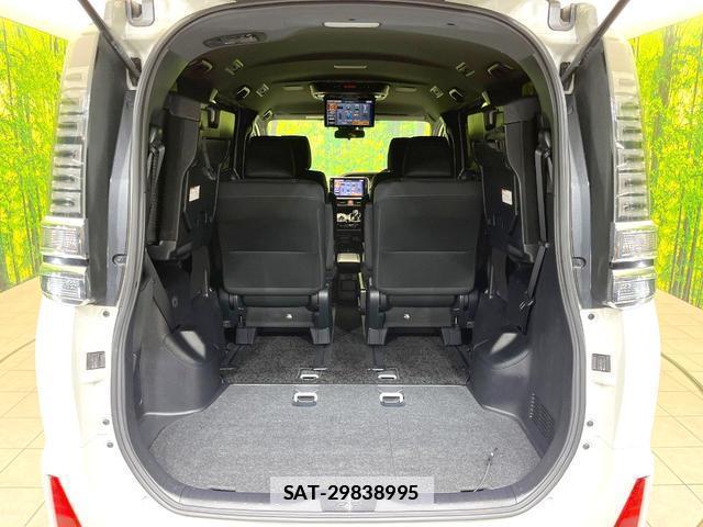 Toyota VOXY 2018-03 7818085-10