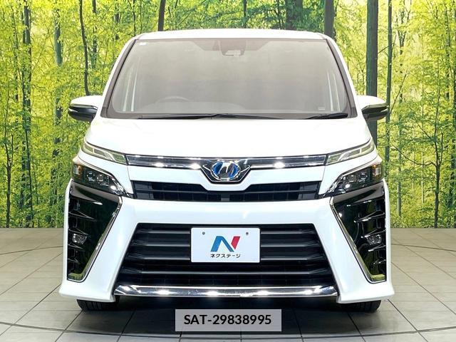 Toyota VOXY 2018-03 7818085-14